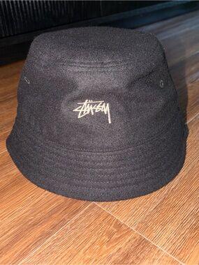 Stussy Black Bucket Hat